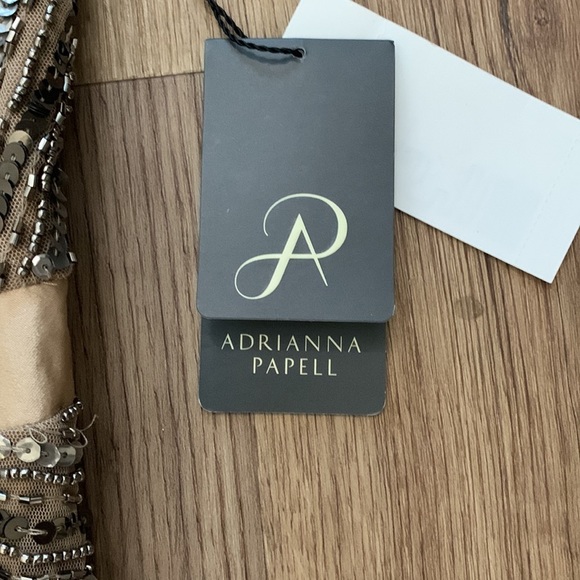 NWT Adrianna Papell Women's Cap Sleeve Linear Beaded Gown. Size 12 - Picture 7 of 13